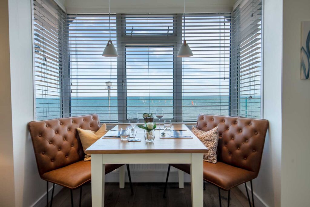 Admiral's Deck Dining - Holiday Apartments in Kent