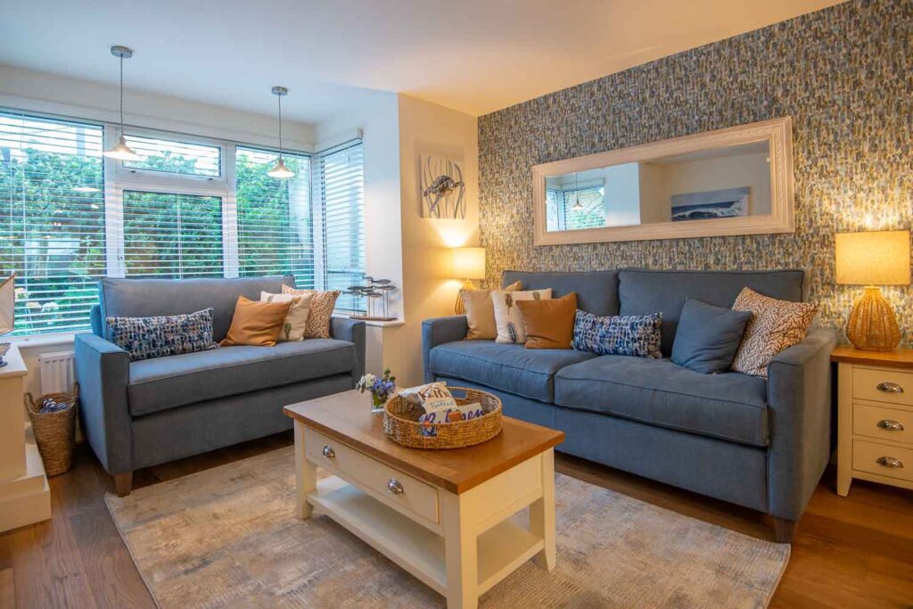 Seascape Living area - Luxury self catering holiday apartments Hythe