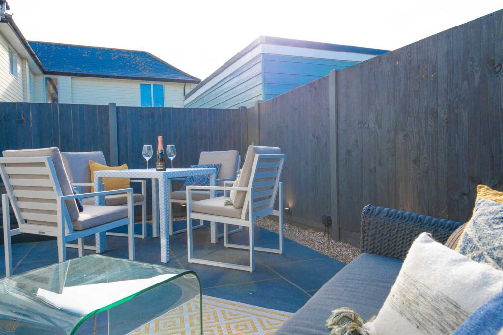 Seascape outside dining - Luxury holiday apartments Hythe Kent