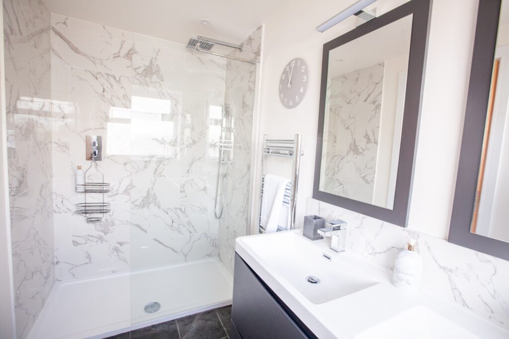 Seascapes Bathroom - Luxury holiday apartments in Kent